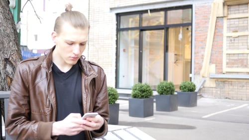Text Messaging on Smartphone, Online Chat