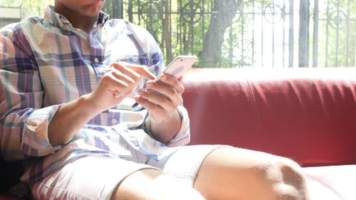Using Smartphone, Browsing Updates