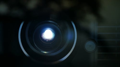 Spiegelung der Linse im digitalen Kino