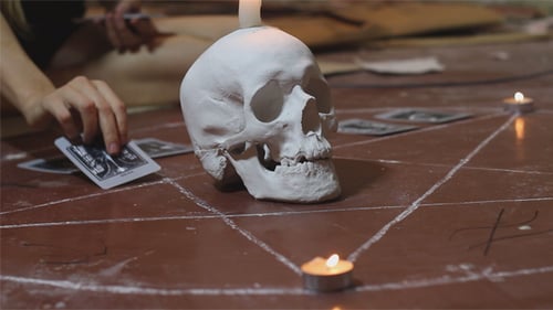 Divination satanique par cartes de tarot