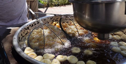 Donut de postre turco tradicional Lokma 13