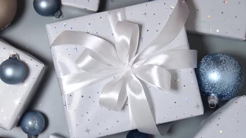Cadeaux et décorations de Noël