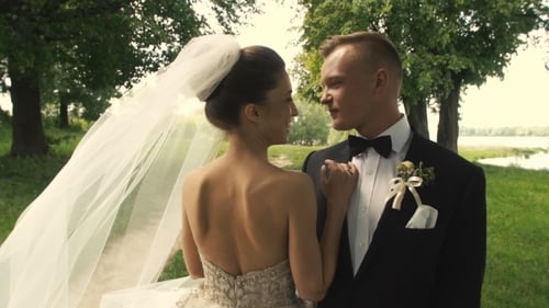 Elegant Couple on Wedding Day in Green Park
