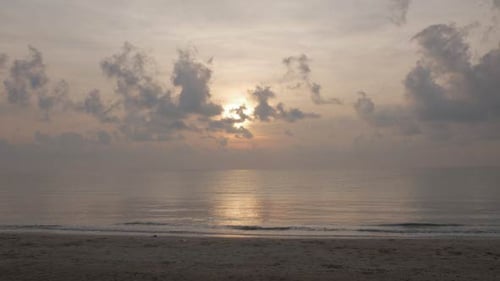 Sonnenaufgang am Meer