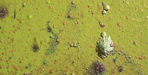 Tinte mit Wasserblasen hinter Glas 14