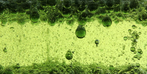 Tinte mit Wasserblasen hinter Glas 5
