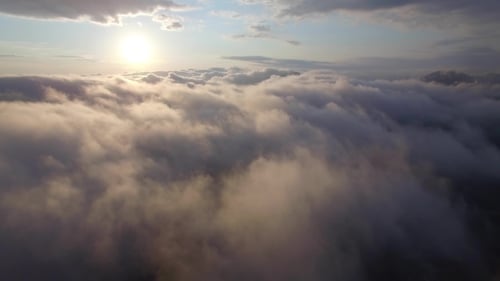 Vista Aérea Acima das Nuvens