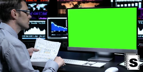 Green Screen Business Monitor