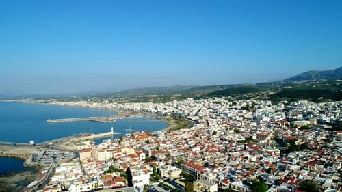 Schöne antike europäische Stadt in Griechenland Luftaufnahme