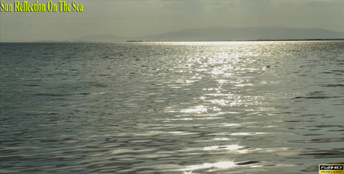 Sonnenreflexion auf dem Meer