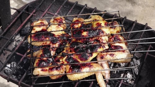 Ailes et cuisses de poulet barbecue