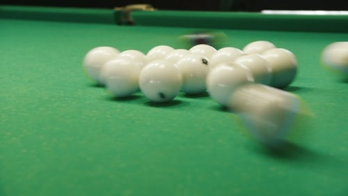 Brechen Sie das Dreieck der Billard