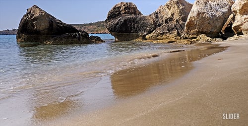 Sable, roches et eau