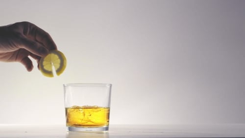 Sommerliche Erfrischung Kalte Getränke Cocktail
