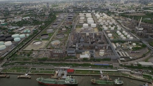 Vista aérea de la refinería de petróleo 02