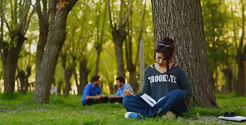 Estudiante que estudia