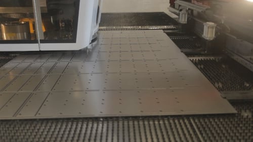 Metallbearbeitung in einer Industrieanlage