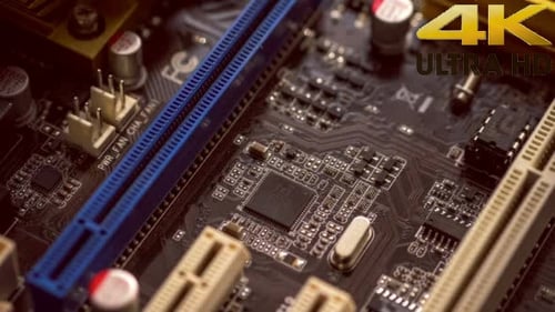 Eine Reihe von Slider-Aufnahmen der Oberfläche von Computerhardwareteilen, Chips, Motherboards und Schaltkreisen