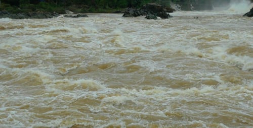 Rasender Fluss