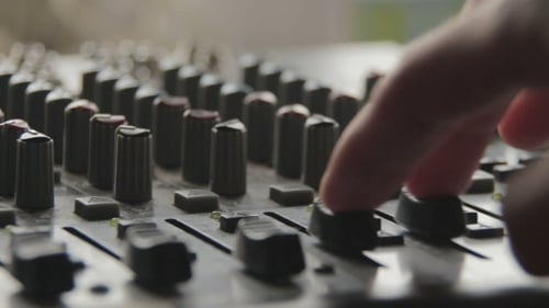 Arbeiten mit der Sound-Mischkonsole