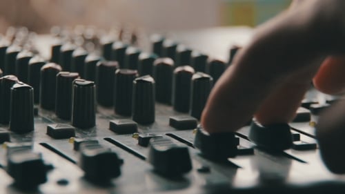 Arbeiten mit der Sound-Mischkonsole