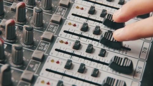 Arbeiten mit der Sound-Mischkonsole