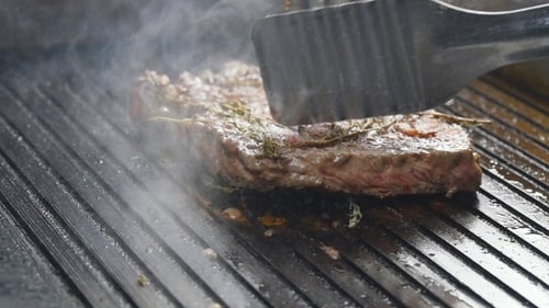 Cooking Steak The Grill