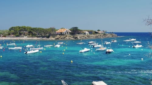Place Paradise Holiday - Bungalows Und Das Meer Mit Yachten Und Booten