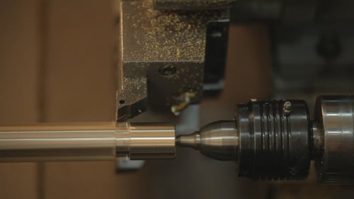 Stahl-Metallschneidemaschine durch CNC-Drehmaschine in der Werkstatt