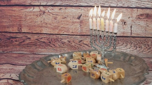 Encendido de velas de Janucá Celebración de Hanukkah
