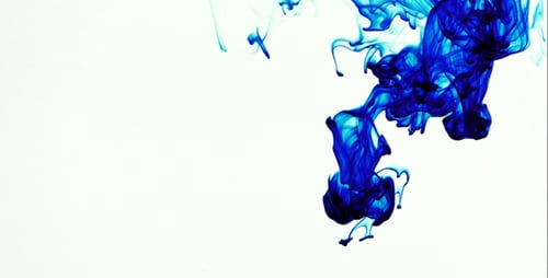 Encre répandue dans l'eau 2
