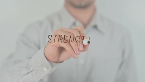 Strength Writing à l'écran avec la main