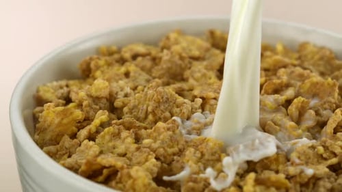 Pouring milk on cereal, Slow Motion