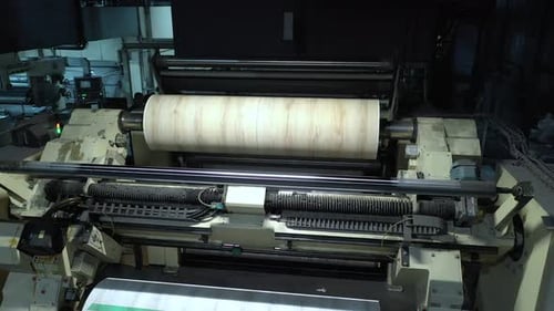 Herstellung von imprägniertem Papier für MDF und Spanplatten