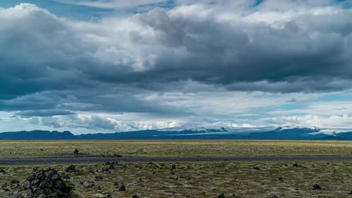 Les nuages se déplacent au-dessus du volcan Katla