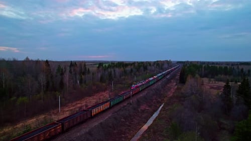 Deux trains circulent l'un dans l'autre
