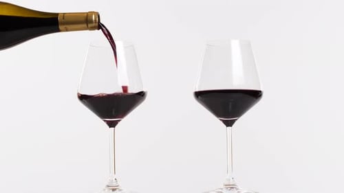 Gläser Rotwein