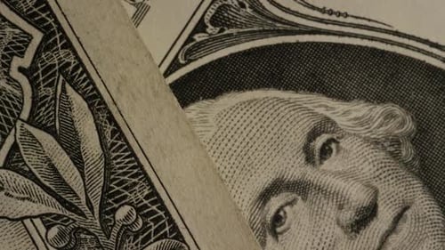 Rotierender Schuss von amerikanischem Geld (Währung) - MONEY 491
