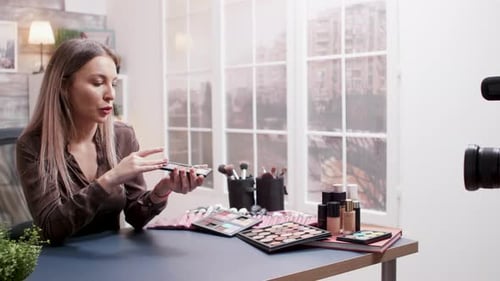 Famous Beauty Influencer Talking About the Benefits of Skin Cosmetics