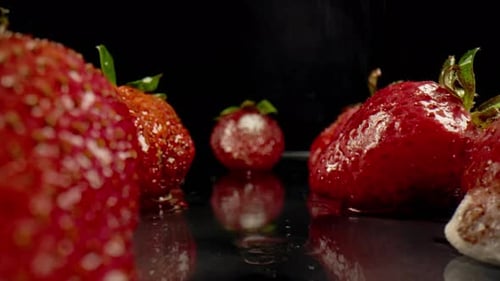 Faule Erdbeere (4K)
