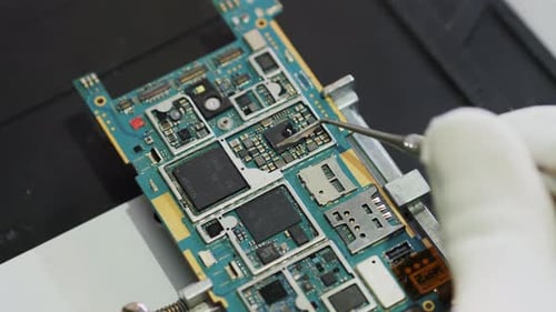 BGA Chip Soldering on the Soldering Station. Removal of Temperature From the Chip Thermocouple