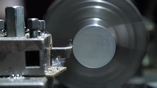 CNC-Fräsmaschine produziert Metalldetails auf Fabrik-Nahaufnahme