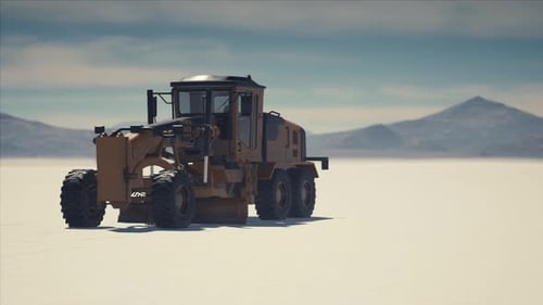 Máquina niveladora de carreteras en Salt Desert Road
