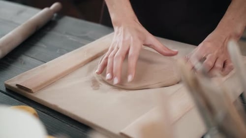 Pottering Concept Potter en atelier