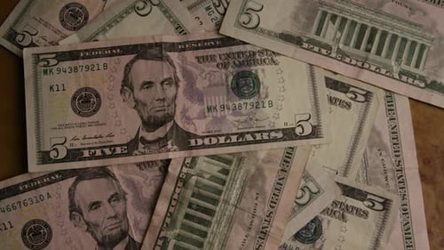 Rotierender Schuss von amerikanischem Geld (Währung) - MONEY 454
