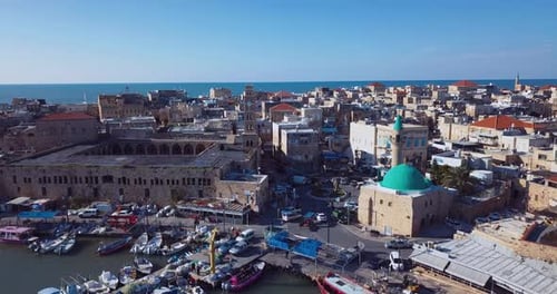 Puerto con barcos en Akko, Israel