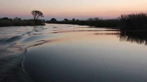Bateau sur le fleuve Kwando - Namibie