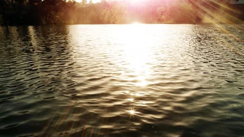 Sonnenuntergang am Wasser