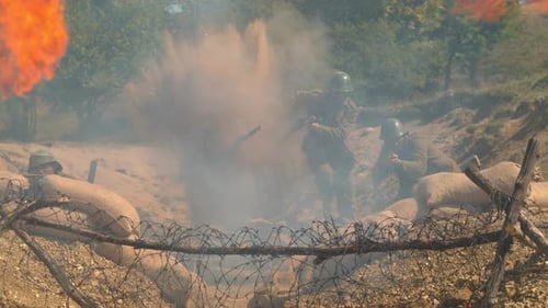 Soldiers and explosions on the battlefield, Ultra Slow Motion