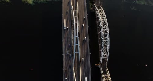 Verkehr auf der Brücke